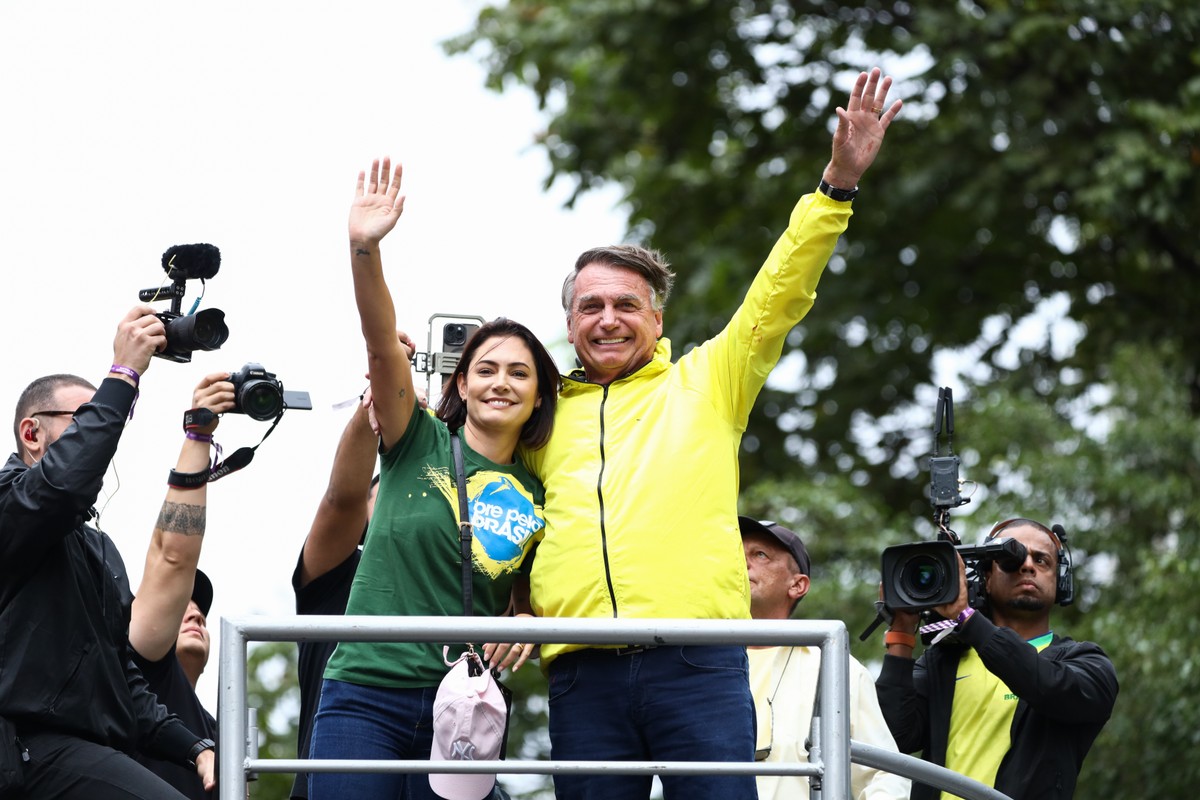 Michelle chama nova decisão do STF de monitoramento da casa de Bolsonaro de 'humilhação'