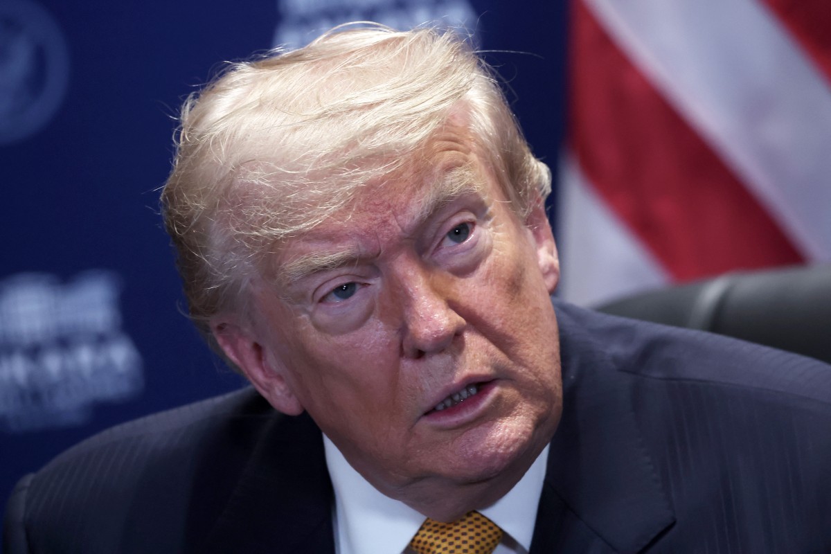 Após votar por correio, Trump volta a pedir para Suprema Corte restringir esse tipo de votação