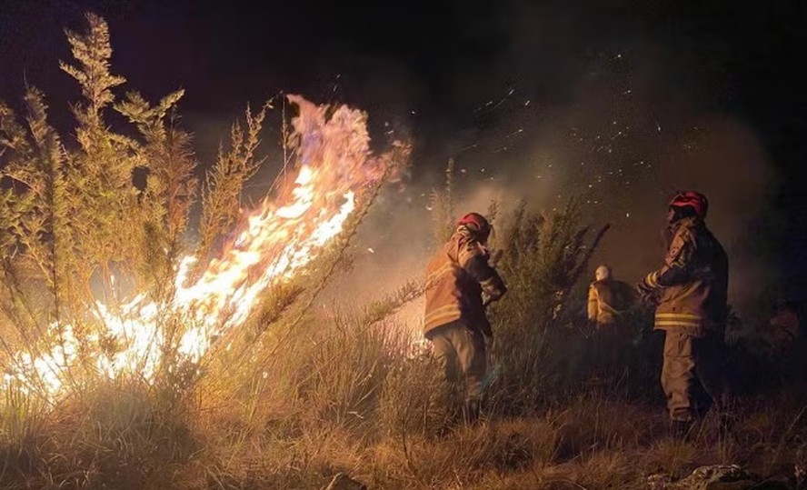 Inc&ecirc;ndio no Parque Nacional do Itatiaia come&ccedil;ou durante treinamento de  militares na regi&atilde;o | Brasil | cbn