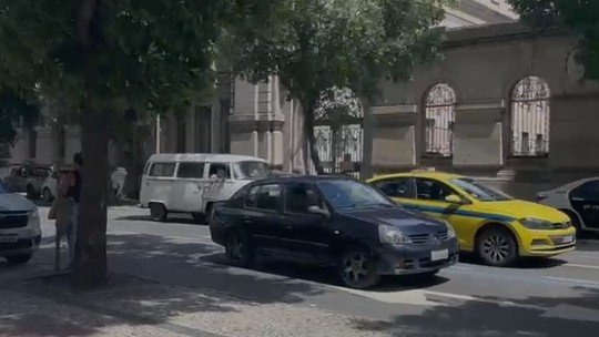 Moradores, comerciantes e pedestres reclamam da insegurança na Lapa (RJ)