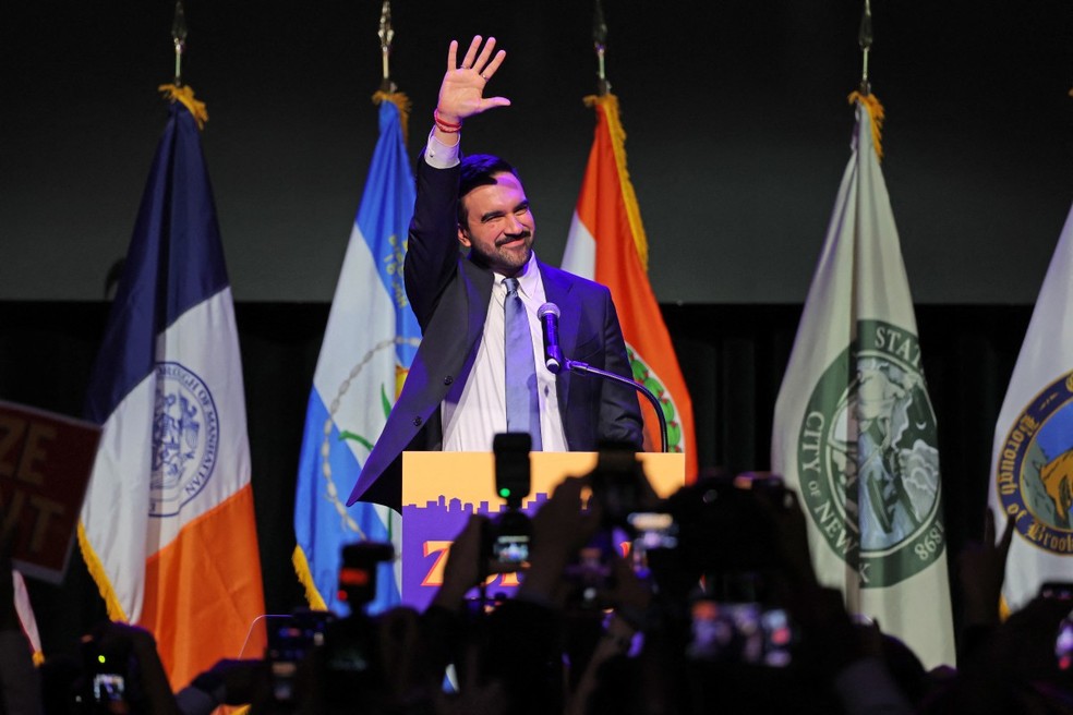 Zohran Mamdani celebra vitória em eleição como prefeito de Nova York. — Foto: AFP