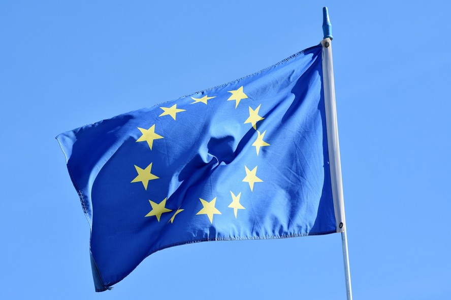 UE aprova tarifas retaliatórias contra os EUA e prevê início em 15 de abril