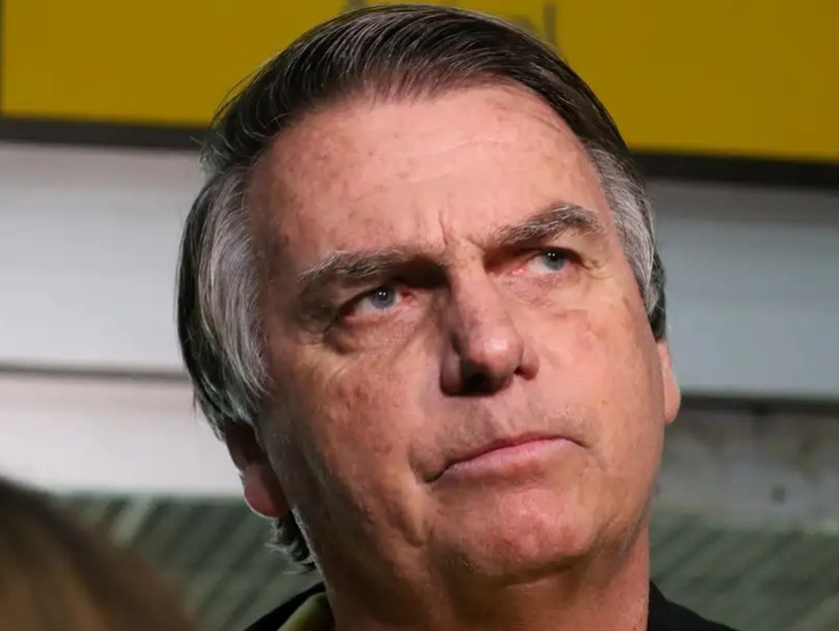 Moraes nega pedido da defesa de Bolsonaro por 'livre acesso' dos filhos à casa do ex-presidente
