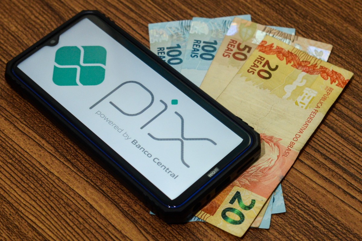 Pix fica fora do ar na Caixa, Banco do Brasil e em outras instituições; BC diz que problema foi resolvido