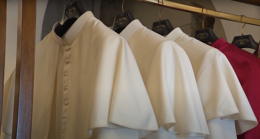 Vaticano mostra batina do próximo papa; veja detalhes | Mundo | cbn