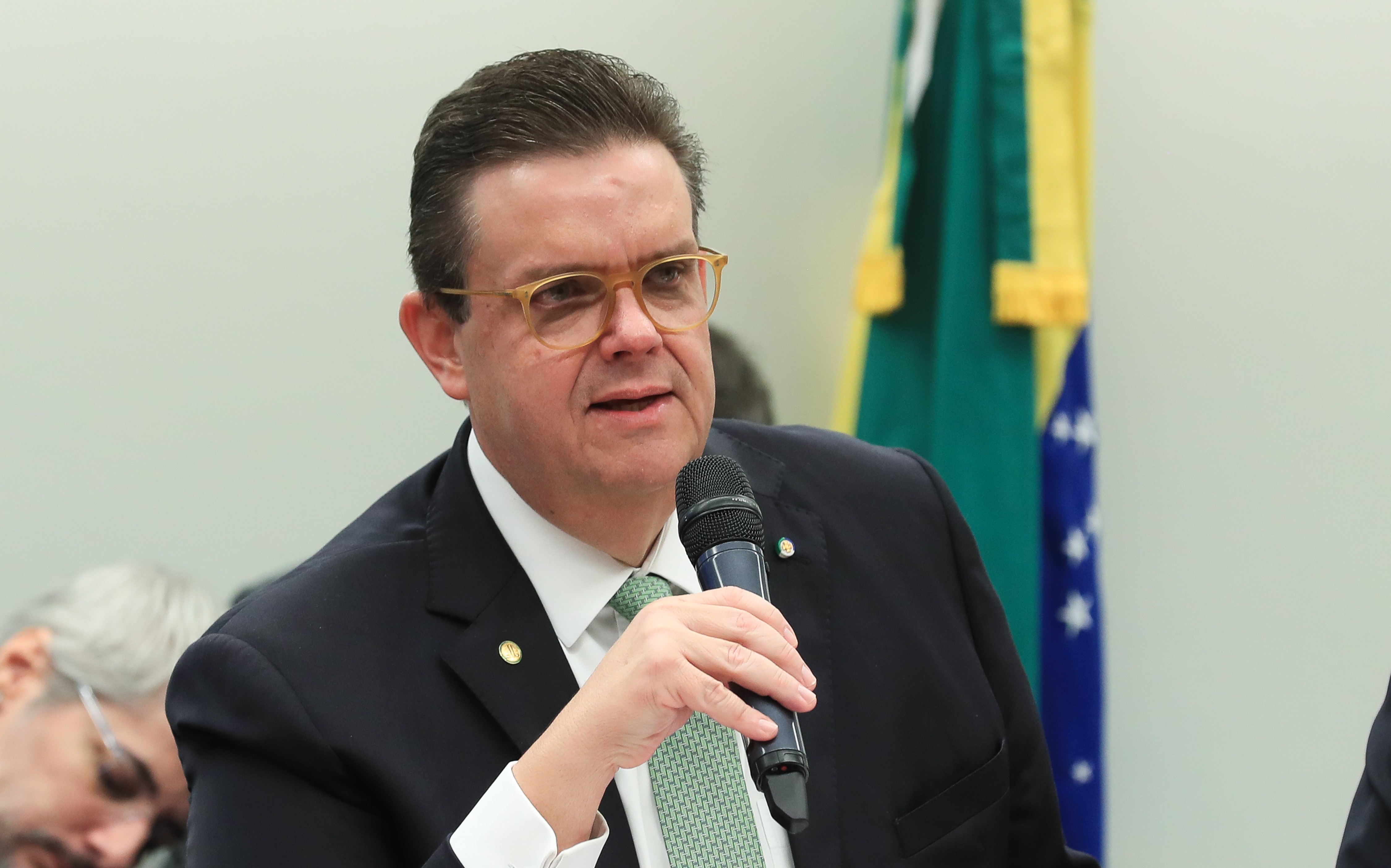 Ministro da Previdência diz que governo não vai reduzir teto dos juros do consignado neste momento - QTU Questões do Universo