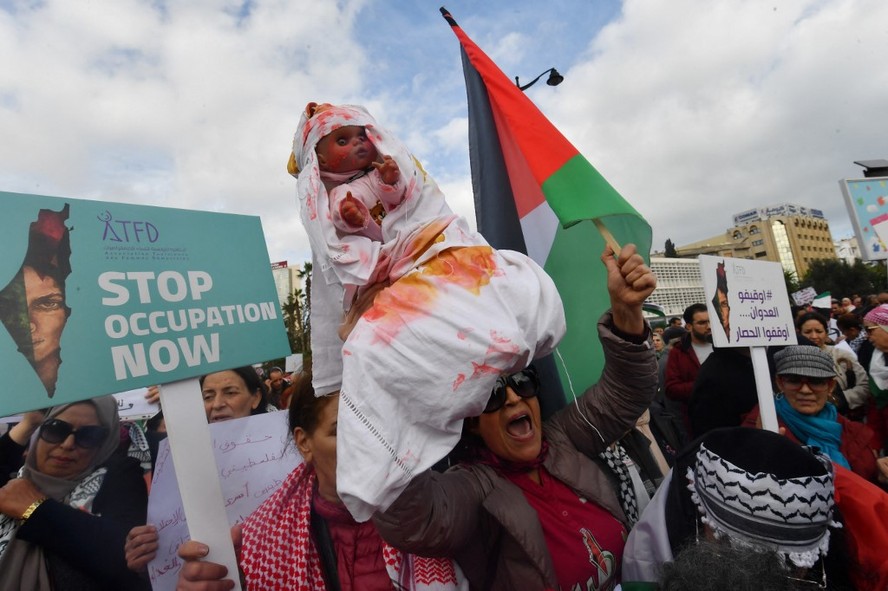 Manifestação em apoio a Palestina e criticando os bombardeios de Israel