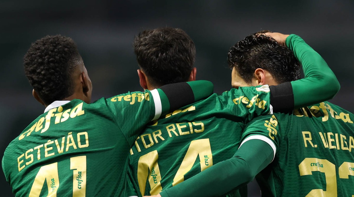Palmeiras vence o Corinthians por 2 a 0