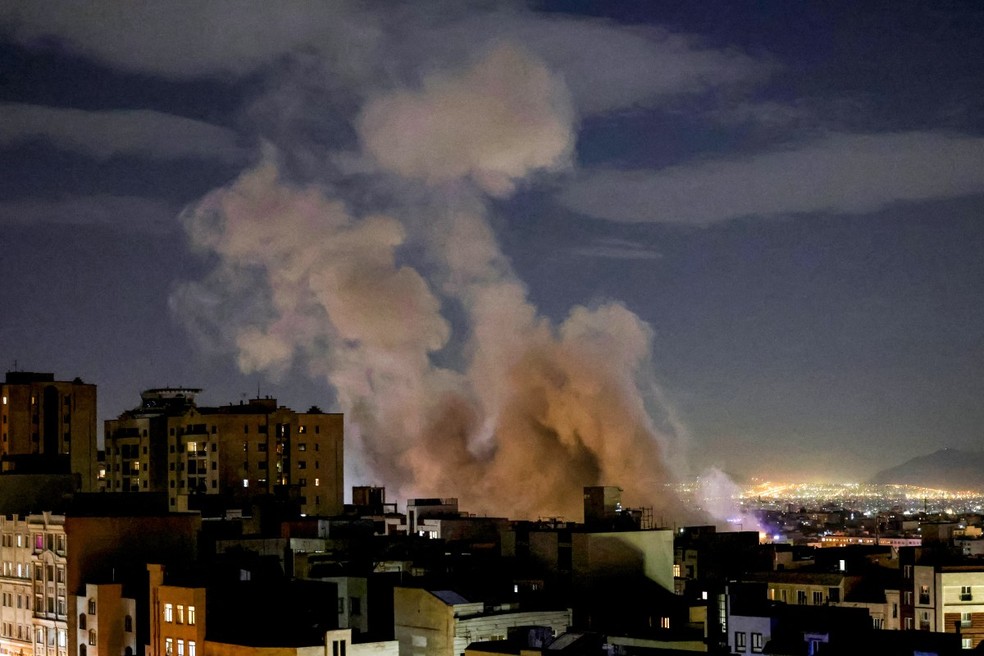 Explosão no Irã após ataque dos EUA e de Israel. — Foto: ATTA KENARE / AFP