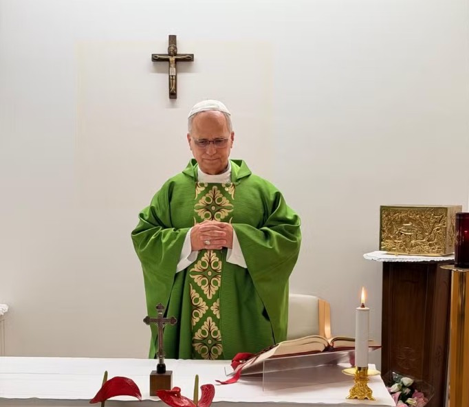 Papa Leão XIV fala ao telefone com Putin e pede cessar-fogo para ajuda humanitária em cidade da Ucrânia