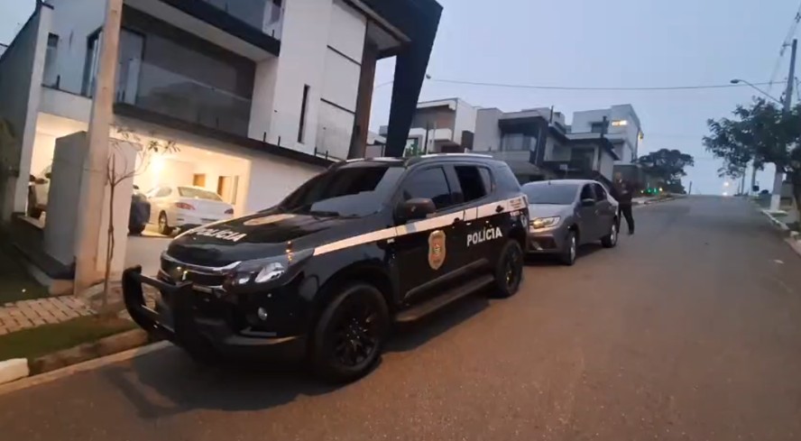 Três pessoas são presas em operação contra grupo suspeito de explorar ...