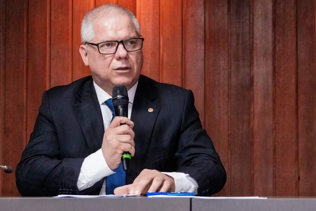 CPMI do INSS ouve Alessandro Stefanutto, ex-presidente do instituto ...