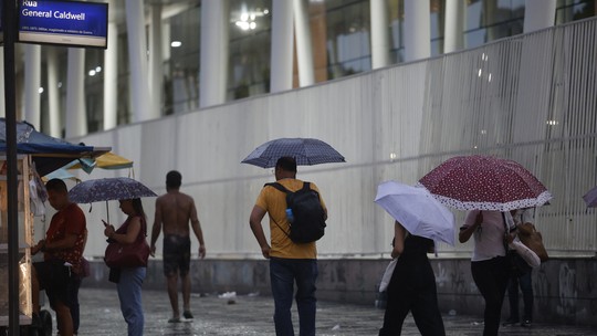 Defesa Civil alerta para chuva forte e Rio entra no Estágio 2 neste sábado (7)