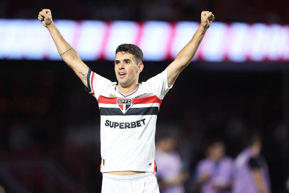 Oscar passa bem, mas segue sem previsão de alta