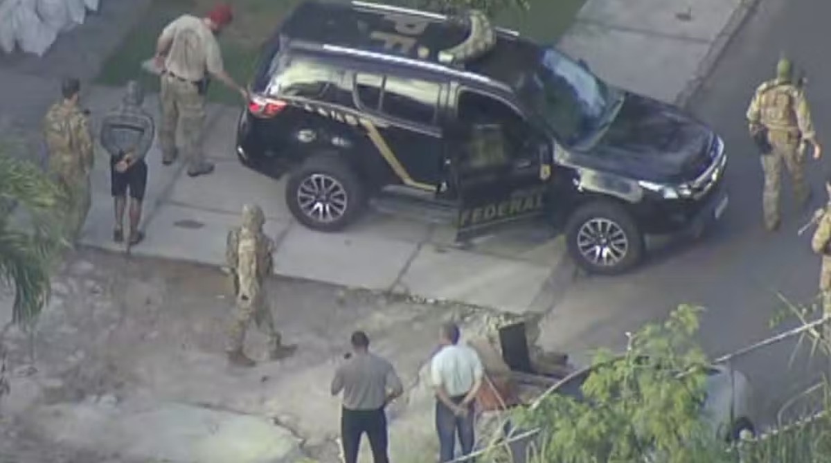 MC Poze do Rodo é preso pela Polícia Federal em condomínio de luxo no Rio