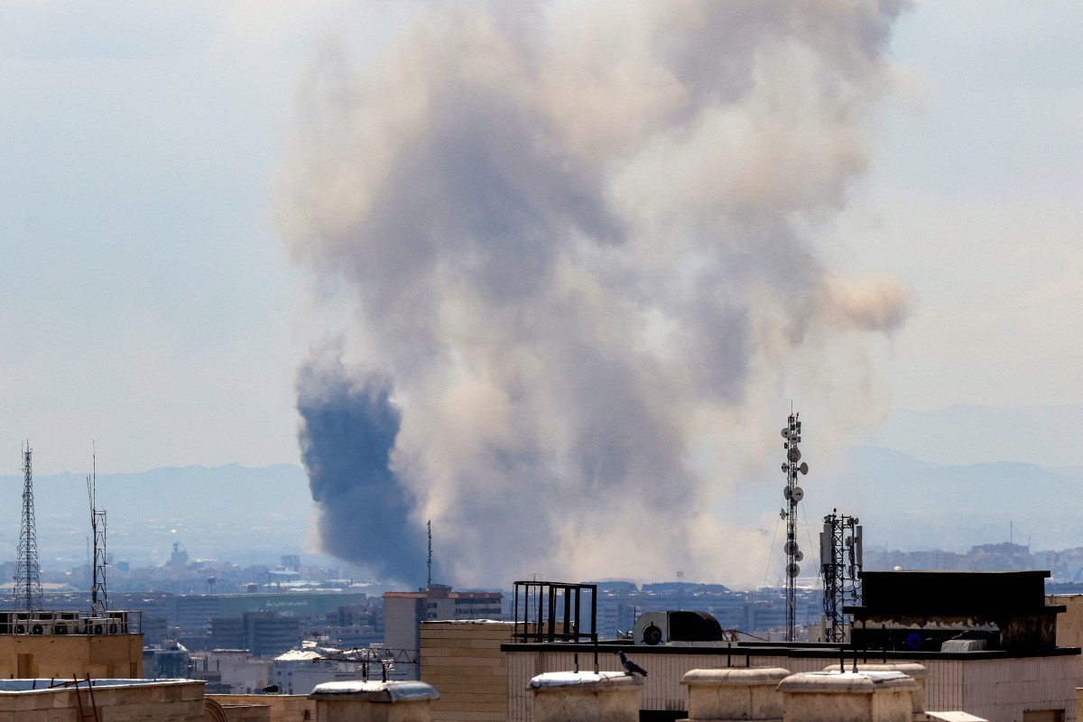 Guarda do Irã afirma estar com 'mão no gatilho' para responder qualquer ataque dos EUA e Israel
