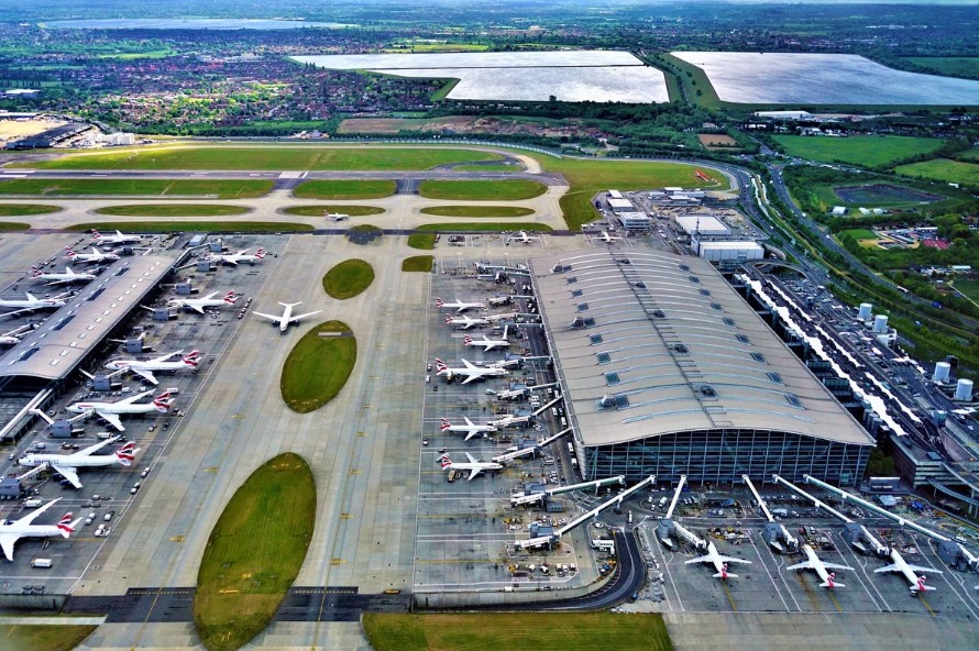 Falha técnica gera interrupção do tráfego aéreo em aeroportos do Reino Unido