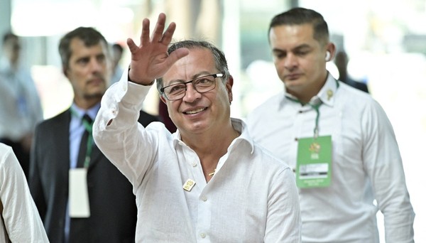 Presidente da Colômbia expulsa embaixador da Argentina 