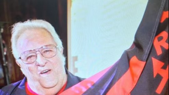 Flamengo e CBF prestam homenagens ao jornalista Apolinho, que morreu aos 87 anos