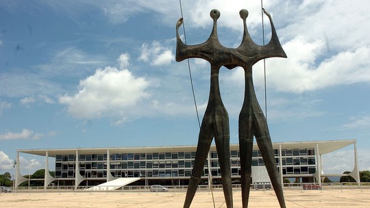 Ministério da Cultura assina licitação de reforma da Praça dos Três Poderes, em Brasília