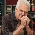 Pedro Bial divide saia justa com Andrea Bocelli em entrevista: 'levantou e foi embora'