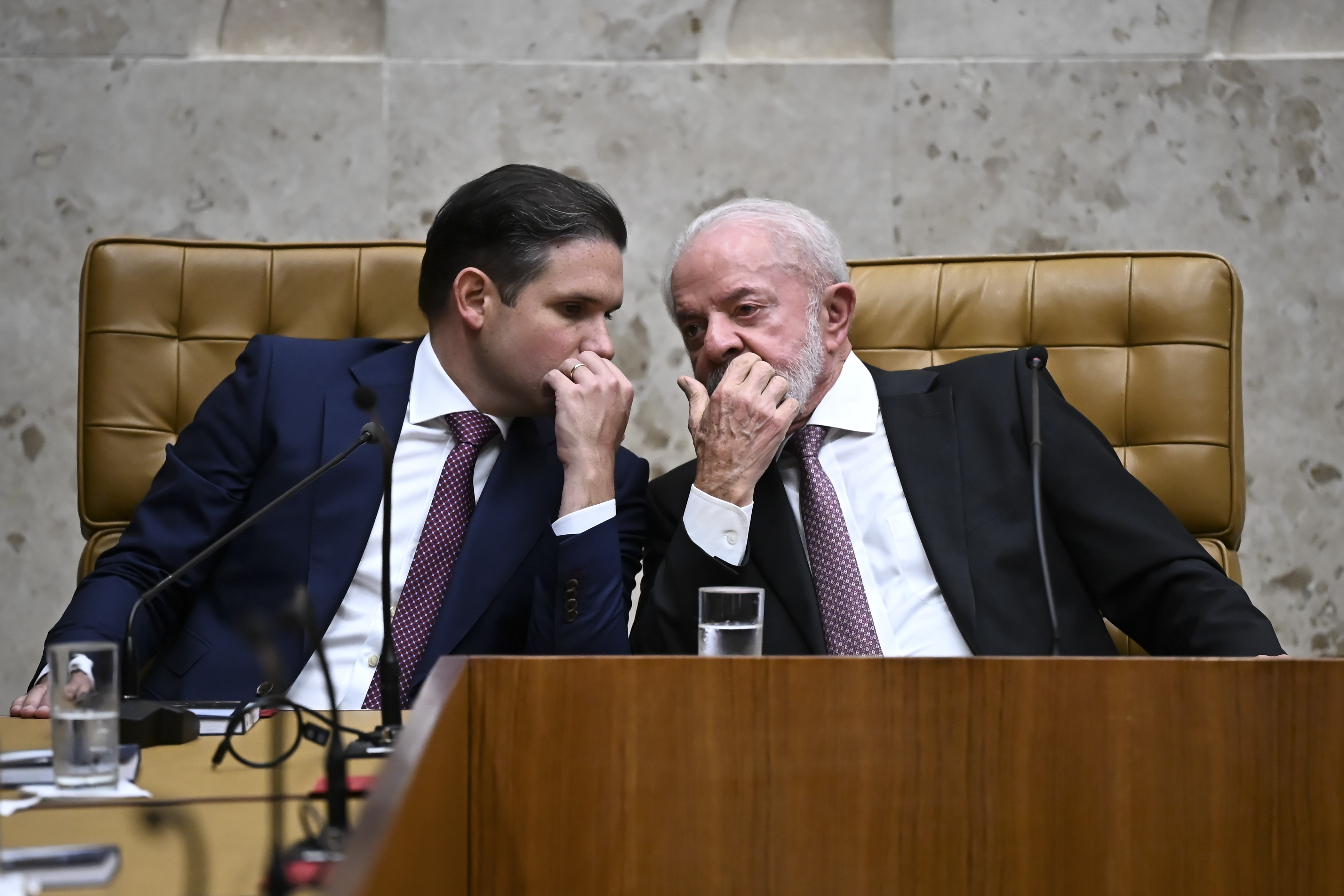 Lula e Hugo Motta devem discutir PEC do fim da escala 6x1 em reunião nesta terça-feira (26)