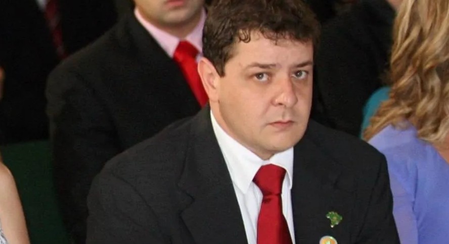 Defesa de Lulinha diz que ele está disposto a depor ao ministro André  Mendonça no caso do INSS