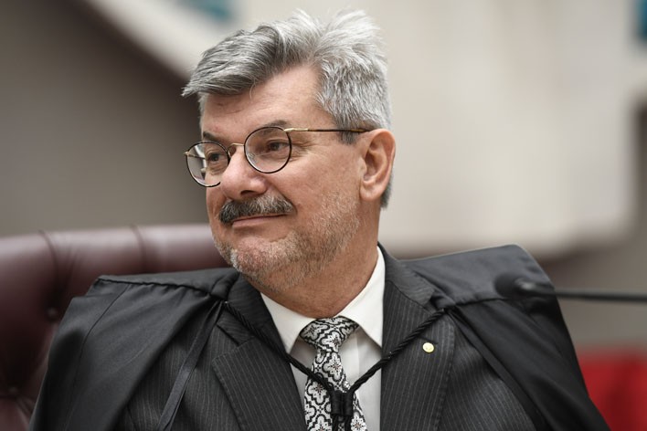 Defesa de Marco Buzzi pede para STJ adiar julgamento de processo por assédio sexual